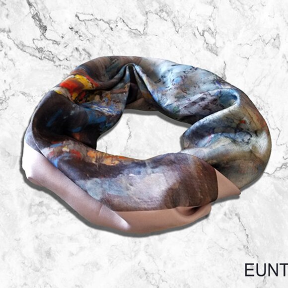 Luxury Euntique 100% Silk Twill Scarf with Hand-Rolled Edges – 90×90 cm Square - Picture 2 of 3